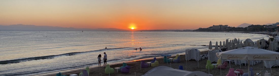 Side Beach Front Hotel